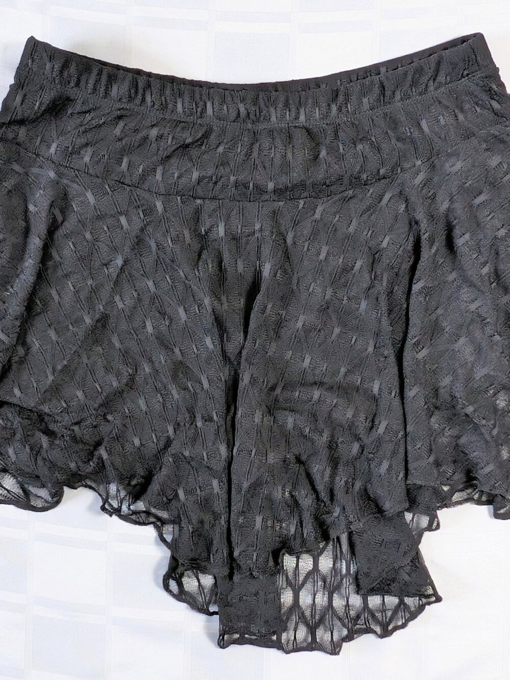 FOREVER 21 SKIRT / SHORTS SKORT WOMEN'S BLACK FASHION WEAR SIZE LARGE CASUAL